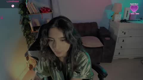 Snapshot of hera_069 chatting on 03-18-26, 07:06 Hello I am Valentina independent Colombian model I love sensuality and pleasure welcome online show from 03-18-26, 07:06