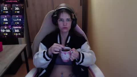 Snapshot of heraluna_ chatting on 12-14-24, 09:45 HeraLuna  online show from 12-14-24, 09:45