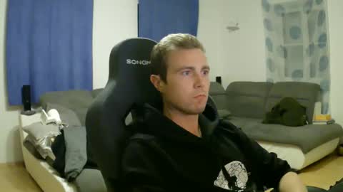 John Pearl online show from 04-12-26, 07:52