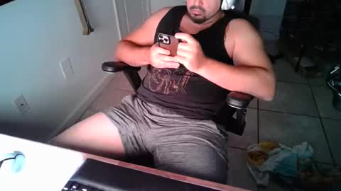 Snapshot of hereinmiami305 chatting on 10-26-25, 01:17 hereinmiami305 online show from 10-26-25, 01:17