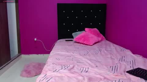 Snapshot of hermione_sweet18 chatting on 02-05-25, 10:44 Alana online show from 02-05-25, 10:44