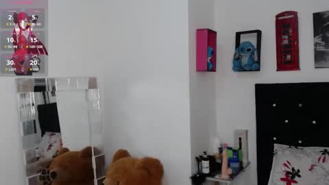 Snapshot of hermione_sweet18 chatting on 05-20-26, 12:28 Alana online show from 05-20-26, 12:28