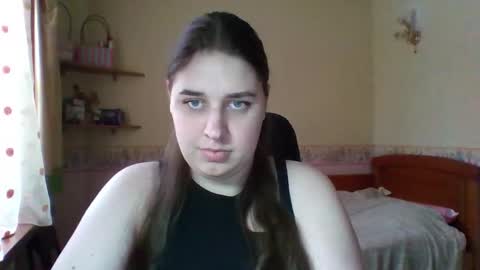 Snapshot of hess_luna_ chatting on 02-05-26, 10:09 hess_luna_ online show from 02-05-26, 10:09