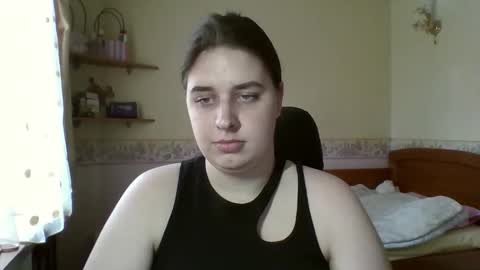 hess_luna_ online show from 03-25-26, 08:42