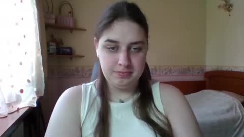 hess_luna_ online show from 04-24-26, 09:01