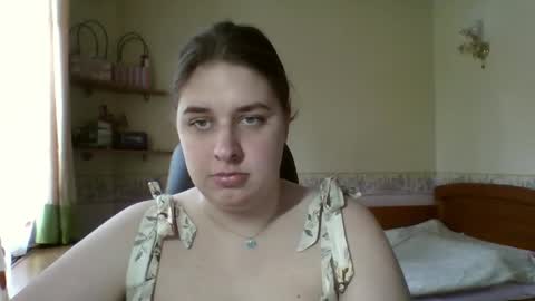 hess_luna_ online show from 04-29-26, 09:02