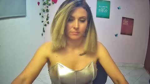 Snapshot of hestesiaxx chatting on 03-06-26, 04:09 Hestesiaxx online show from 03-06-26, 04:09