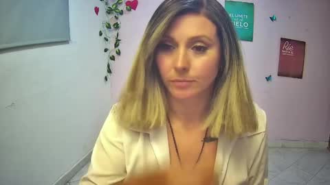 Snapshot of hestesiaxx chatting on 04-07-26, 01:39 Hestesiaxx online show from 04-07-26, 01:39