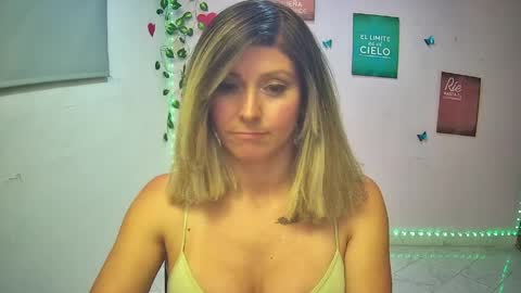 Snapshot of hestesiaxx chatting on 04-08-26, 01:38 Hestesiaxx online show from 04-08-26, 01:38