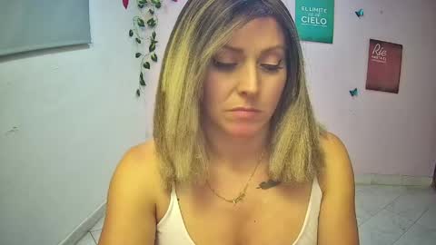 Hestesiaxx online show from 05-04-26, 03:02