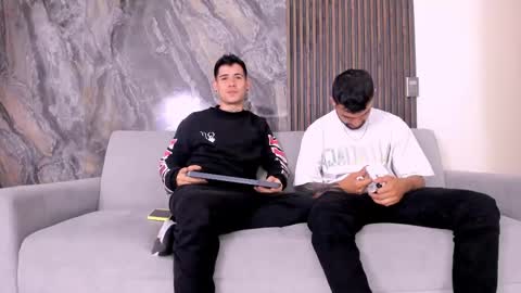 Snapshot of heteros_men chatting on 02-25-25, 01:52 heteros men online show from 02-25-25, 01:52