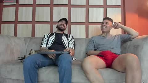 Snapshot of heteros_men chatting on 03-02-25, 02:32 heteros men online show from 03-02-25, 02:32