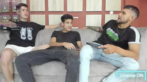Snapshot of heteros_men chatting on 03-07-25, 01:31 heteros men online show from 03-07-25, 01:31