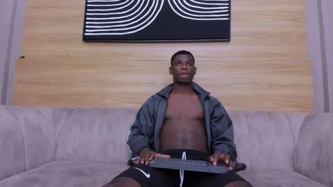 Snapshot of heteros_men chatting on 10-17-25, 01:57 heteros men online show from 10-17-25, 01:57