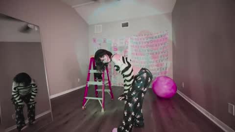 Snapshot of hexivu chatting on 01-23-25, 05:45 salem online show from 01-23-25, 05:45