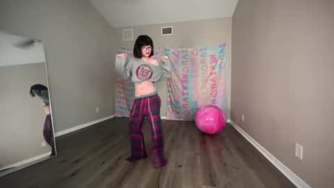 Snapshot of hexivu chatting on 02-24-25, 02:40 salem online show from 02-24-25, 02:40