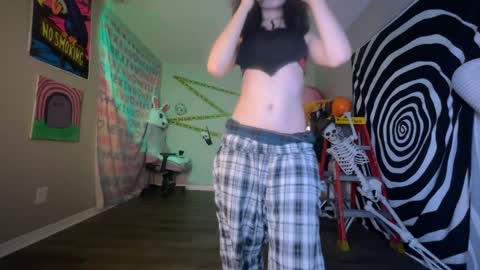 Snapshot of hexivu chatting on 10-24-25, 04:31 salem online show from 10-24-25, 04:31