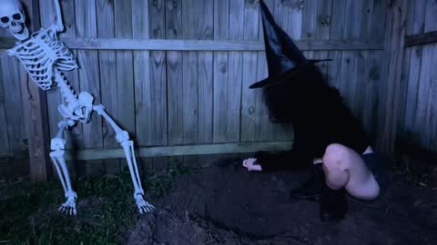 Snapshot of hexivu chatting on 10-29-25, 02:58 salem online show from 10-29-25, 02:58