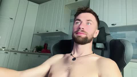 Snapshot of hey_arnold chatting on 11-16-25, 09:20 Arnold online show from 11-16-25, 09:20