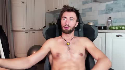 Snapshot of hey_arnold chatting on 12-14-25, 09:08 Arnold online show from 12-14-25, 09:08