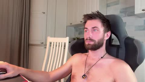 Snapshot of hey_arnold chatting on 02-25-26, 06:06 Arnold online show from 02-25-26, 06:06