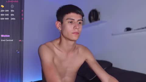 Snapshot of hey_cesard chatting on 02-13-25, 11:37 hey_cesard online show from 02-13-25, 11:37