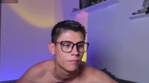 Snapshot of hey_cesard chatting on 03-11-25, 12:33 hey_cesard online show from 03-11-25, 12:33