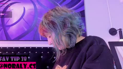 Snapshot of hey_noraly chatting on 05-15-26, 06:31 Noraly online show from 05-15-26, 06:31