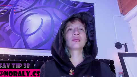 Snapshot of hey_noraly chatting on 05-24-26, 04:28 Noraly online show from 05-24-26, 04:28
