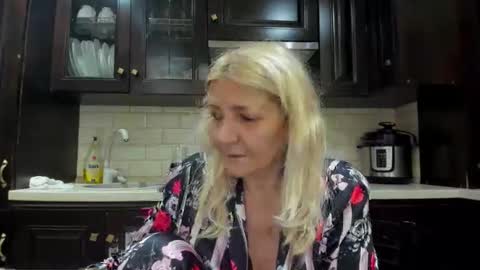 Heyheygrey online show from 10-04-25, 04:10