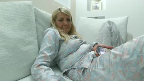 Snapshot of heyheygrey chatting on 05-21-26, 02:29 Heyheygrey online show from 05-21-26, 02:29