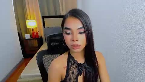 Snapshot of heyitsafira chatting on 06-24-26, 11:15 SAFIRA 3 online show from 06-24-26, 11:15