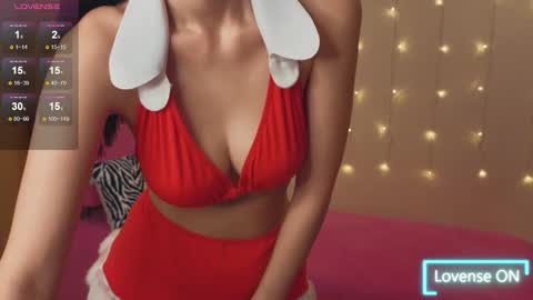 Snapshot of heyitsnaomi chatting on 12-16-25, 04:17 Naomi online show from 12-16-25, 04:17