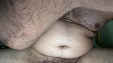 Snapshot of heyitzmesexyboy chatting on 08-01-26, 01:21 Yummy77 online show from 08-01-26, 01:21