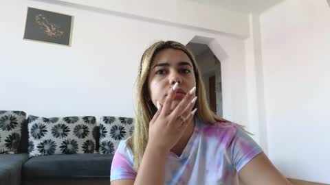 Siana online show from 06-17-26, 09:01