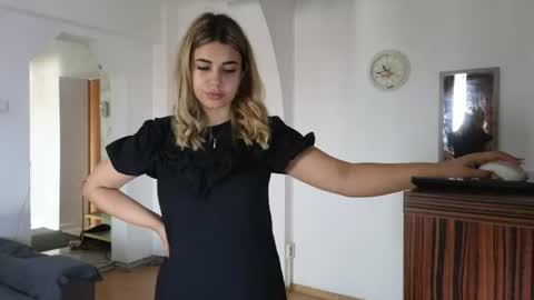 Siana online show from 07-21-26, 10:17