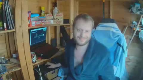 Snapshot of hharveyden chatting on 03-09-26, 10:08 H Dawg online show from 03-09-26, 10:08