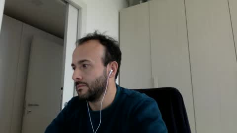 Snapshot of hhombre chatting on 11-14-25, 10:58 hhombre online show from 11-14-25, 10:58