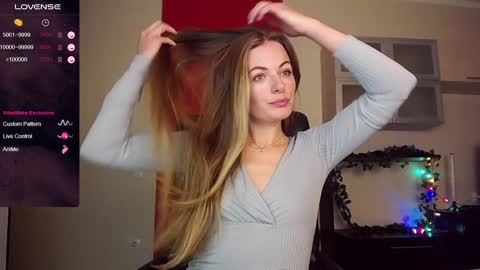 Lina online show from 01-25-25, 12:37