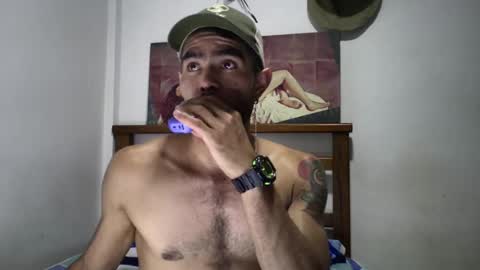 hideonbush online show from 09-10-25, 01:49