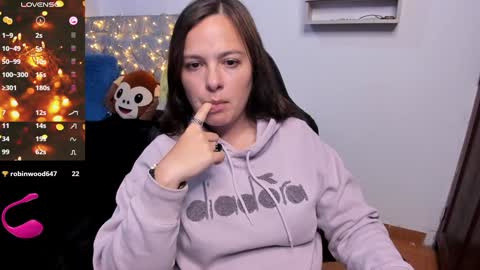 Snapshot of hidianapaola chatting on 12-27-24, 12:50 Diana online show from 12-27-24, 12:50