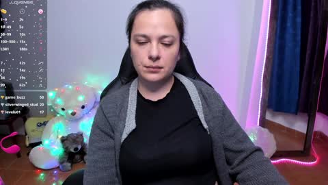 Snapshot of hidianapaola chatting on 01-31-25, 03:30 Diana online show from 01-31-25, 03:30