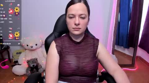 Snapshot of hidianapaola chatting on 02-18-25, 06:26 Diana online show from 02-18-25, 06:26