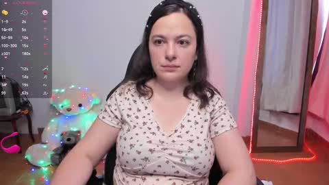 Snapshot of hidianapaola chatting on 09-09-25, 06:18 Diana online show from 09-09-25, 06:18