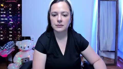 Snapshot of hidianapaola chatting on 02-15-26, 10:17 Diana online show from 02-15-26, 10:17