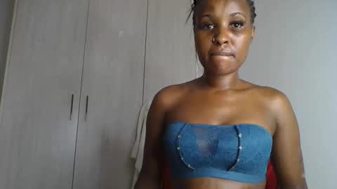 Snapshot of hidnipsdesire chatting on 03-24-26, 04:06 hidnipsdesire online show from 03-24-26, 04:06