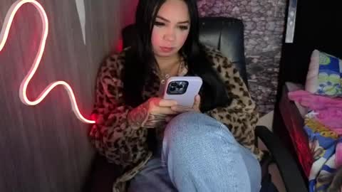 high online show from 04-07-26, 06:47