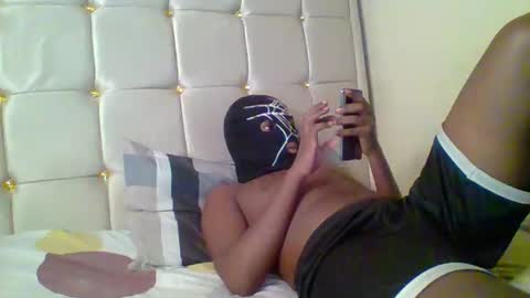 Snapshot of highmoan chatting on 11-30-25, 08:13 Highmoans online show from 11-30-25, 08:13