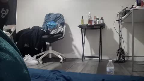 hihello400 online show from 10-31-25, 08:43