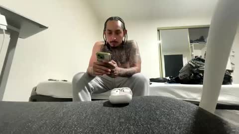 hihello400 online show from 11-25-25, 12:32